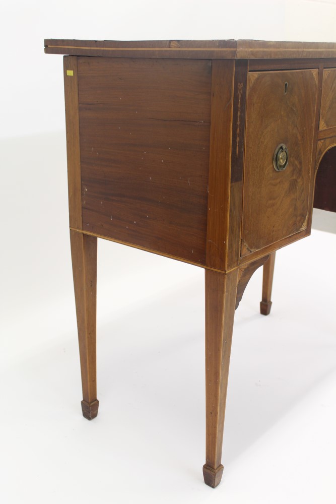 George III mahogany satinwood and patera inlaid dressing table with central short drawer and - Image 4 of 7