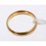 22ct wedding ring (London 1925). Ring size Q½ CONDITION REPORT Total gross weight 5.