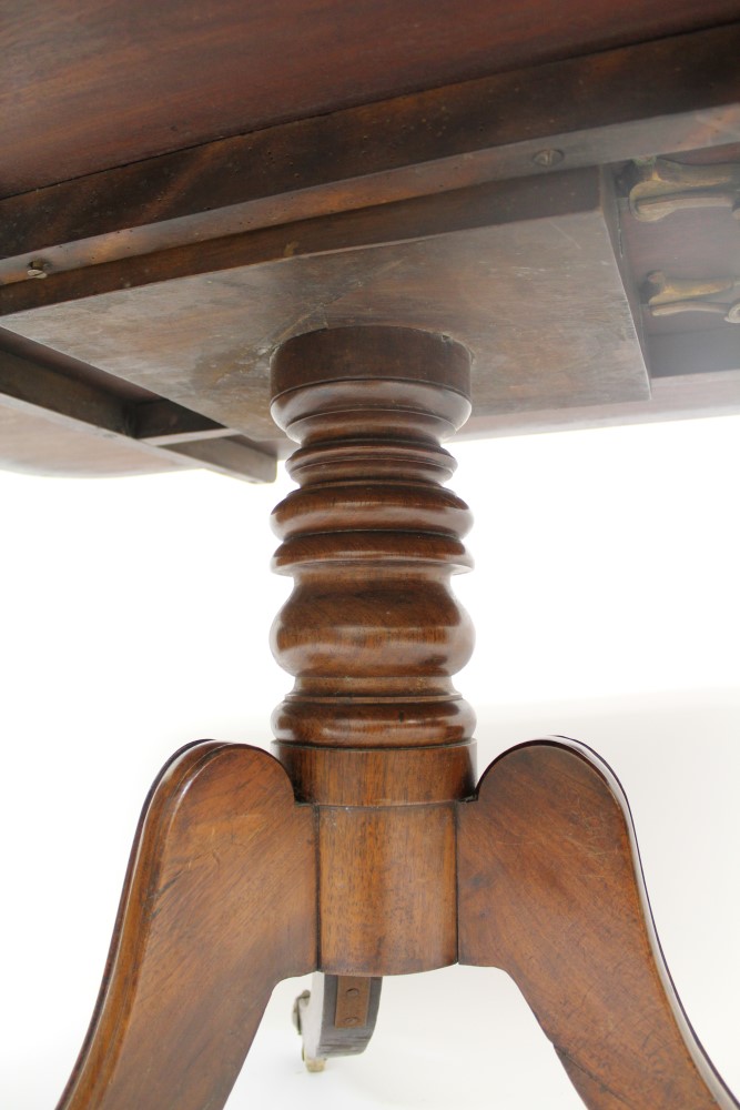 George IV mahogany breakfast table, - Image 3 of 6