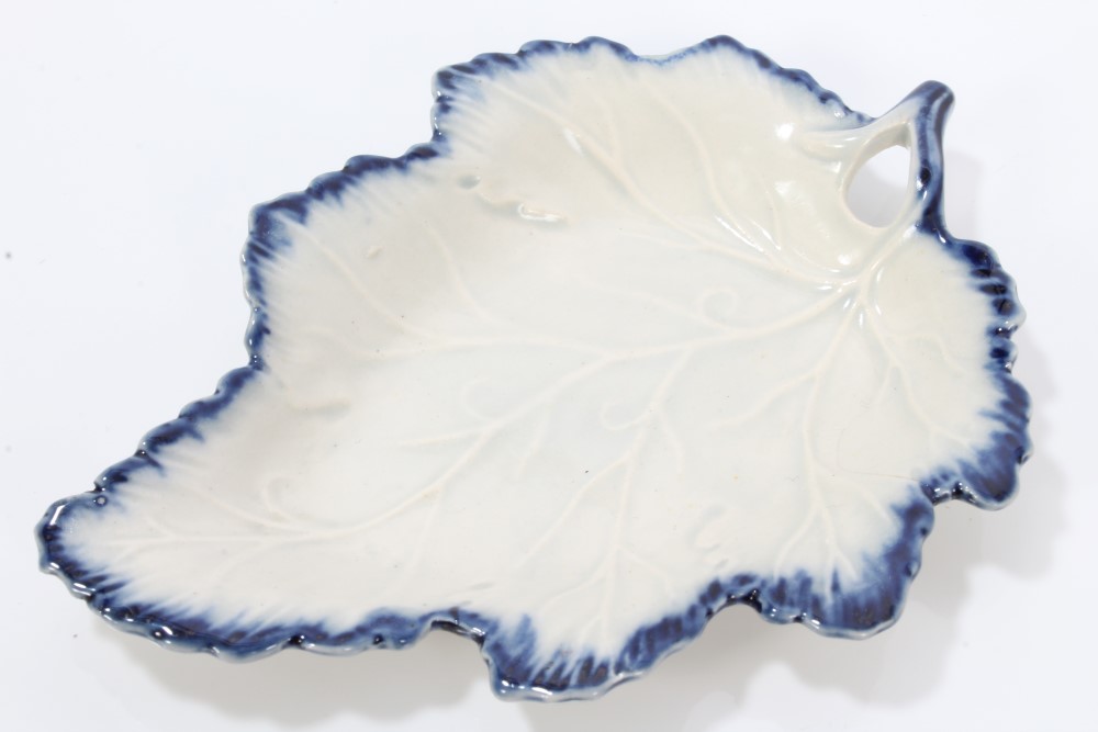 Unusual 18th century Wedgwood leaf-shaped blue and white cream boat with stalk handle - impressed - Image 11 of 12