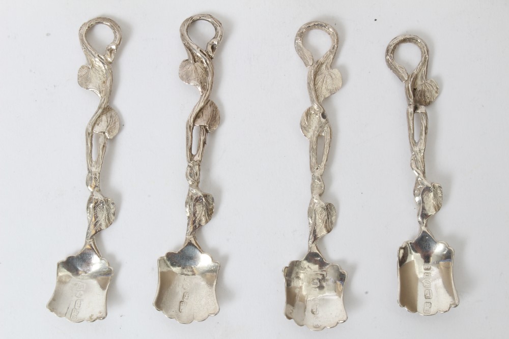 Set of six Victorian Irish silver Old English rattail pattern pudding spoons with bright cut - Image 2 of 7