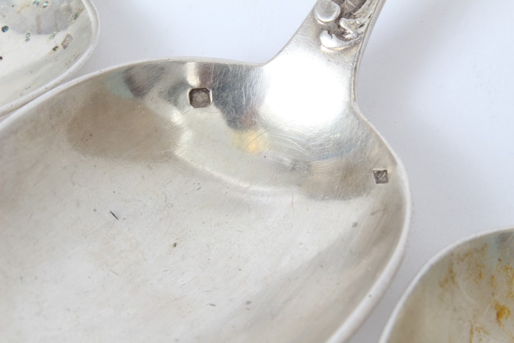 Four late 19th / early 20th century French silver tablespoons with foliate decorated stems and - Image 7 of 11