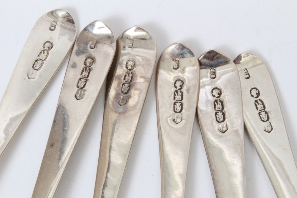 Set of six Victorian Irish silver Old English rattail pattern pudding spoons with bright cut - Image 7 of 7