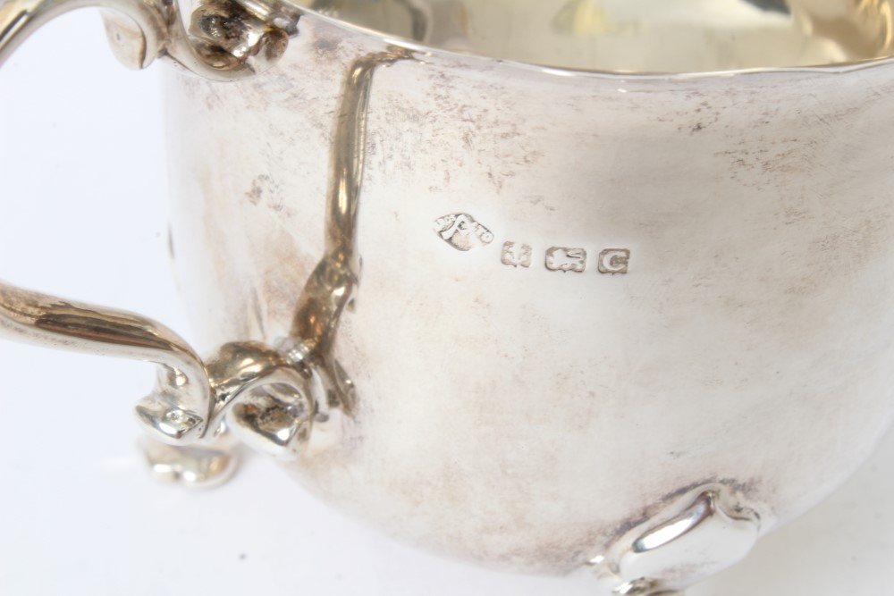 1920s silver three piece tea set - comprising teapot of cauldron form, with flared shaped border, - Image 7 of 9