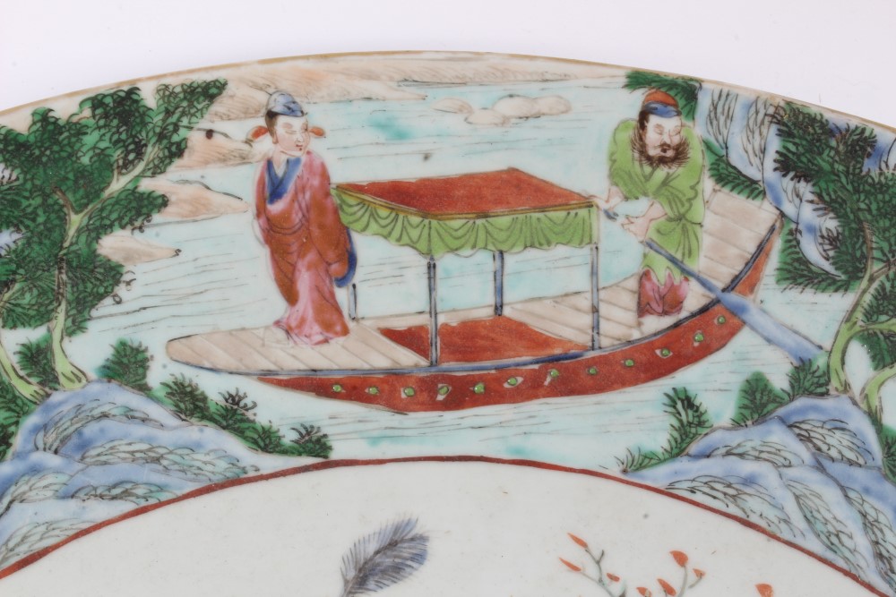 19th century Chinese famille rose porcelain charger with polychrome painted court scenes and figure - Image 5 of 9
