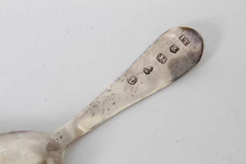 Selection of miscellaneous Georgian and later silver - including caddy spoon, spice ladle, - Image 11 of 17