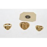 Three 18ct gold signet rings with intaglio stag's head crest CONDITION REPORT Sizes