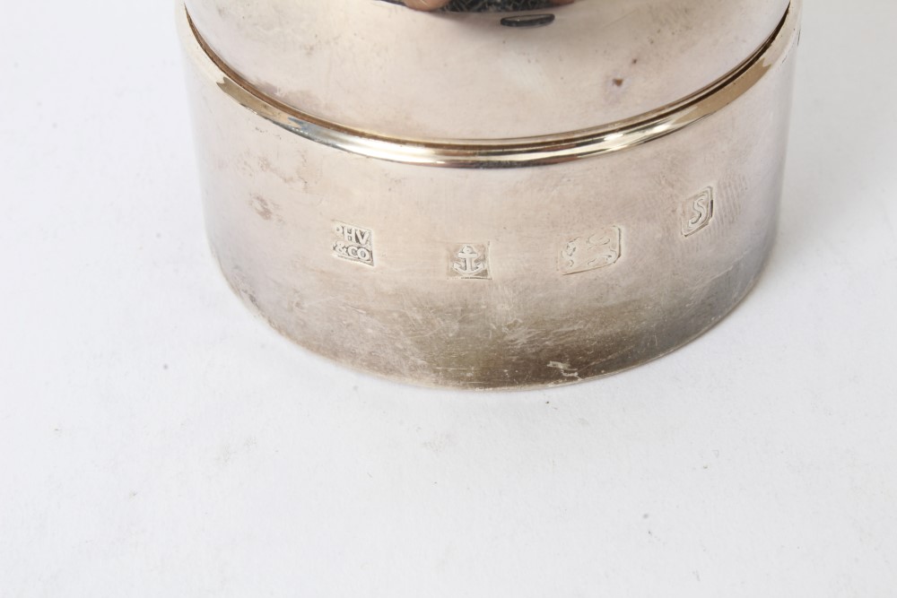 Contemporary silver pepper mill of capstan form, with Peter Piper grinder (Birmingham 1992), - Image 3 of 4