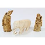 Pair of 18th / 19th century Chinese carved ivory figures, the tallest 9cm,