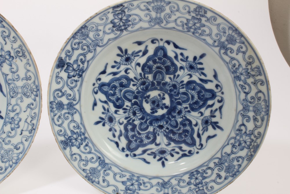 Three 18th century Chinese export blue and white plates with painted floral decoration and precious - Image 4 of 13