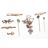 Group of antique jewellery - to include an Edwardian sapphire and seed pearl necklace,