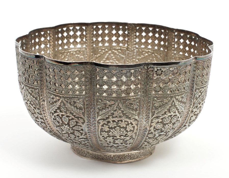 Late 19th / early 20th century Indian white metal bowl of lobed form,