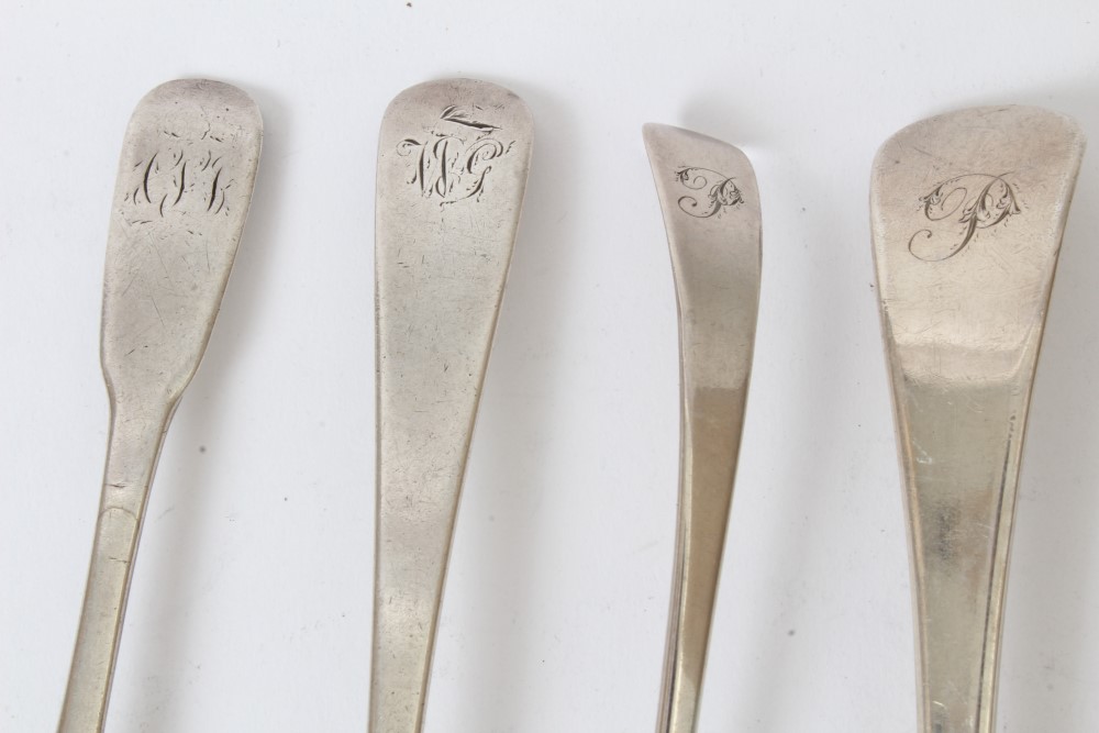 Selection of miscellaneous Georgian and later silver - including caddy spoon, spice ladle, - Image 4 of 17