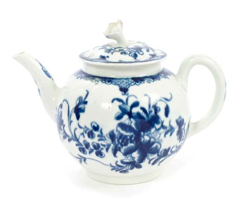 18th century Worcester Mansfield pattern teapot and cover, circa 1765,