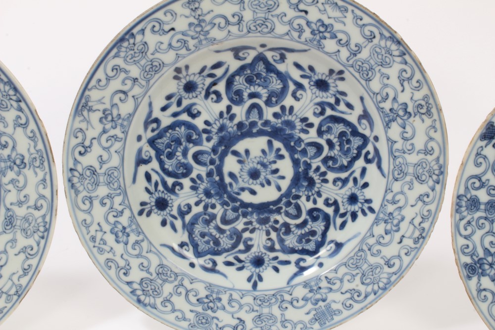 Three 18th century Chinese export blue and white plates with painted floral decoration and precious - Image 3 of 13