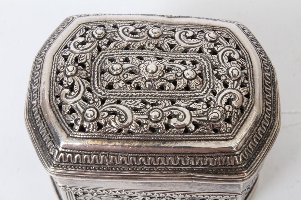 Eastern white metal box of octagonal form, - Image 2 of 5