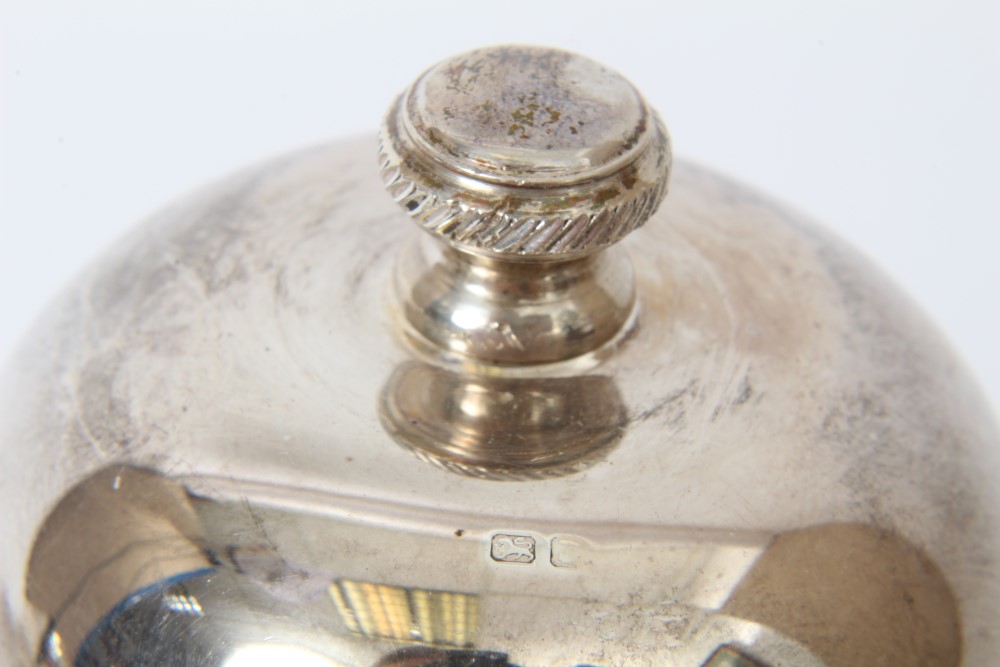 Contemporary silver pepper mill of capstan form, with Peter Piper grinder (Birmingham 1992), - Image 2 of 4
