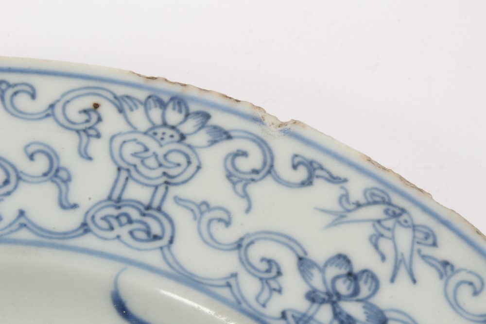 Three 18th century Chinese export blue and white plates with painted floral decoration and precious - Image 5 of 13