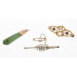 Edwardian aquamarine and seed pearl cluster bar brooch,