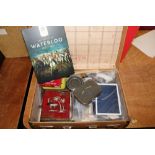 World - a suitcase containing mixed coinage and banknotes predominantly modern issues,