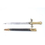 Victorian 1895 pattern MkII Drummers sword with brass hilt and grip, central and VR cypher,