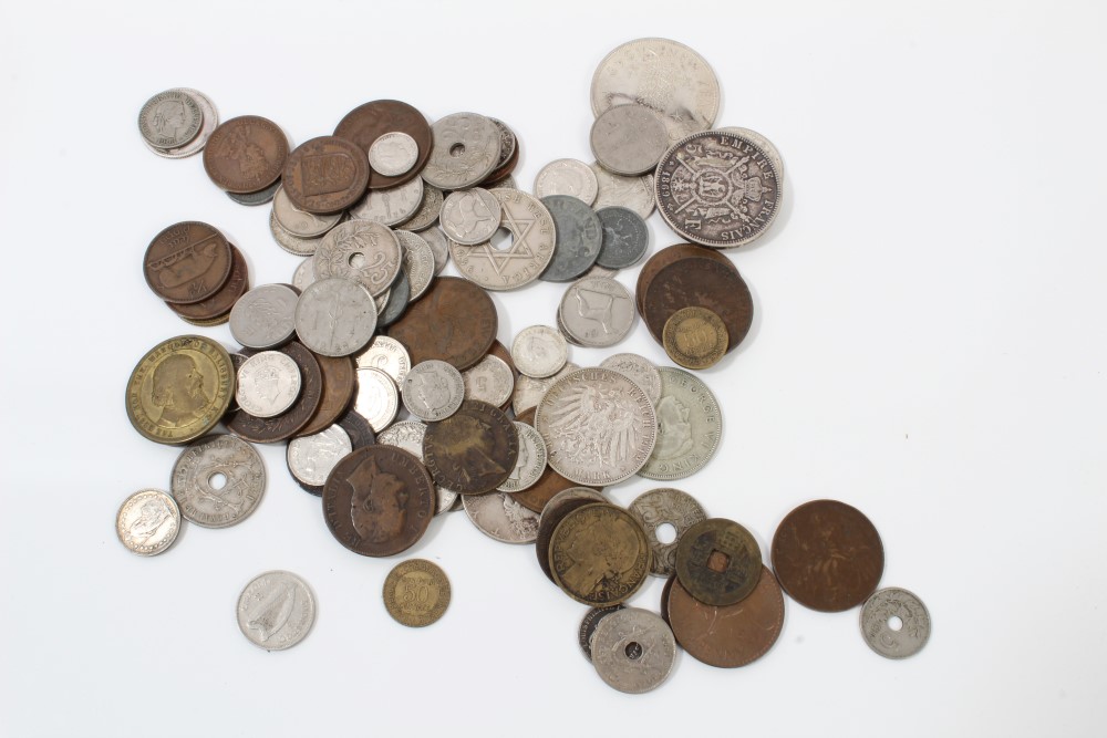 World - mixed coinage - to include silver issues (qty)