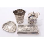 Edwardian Art Nouveau silver trinket box of rectangular form,