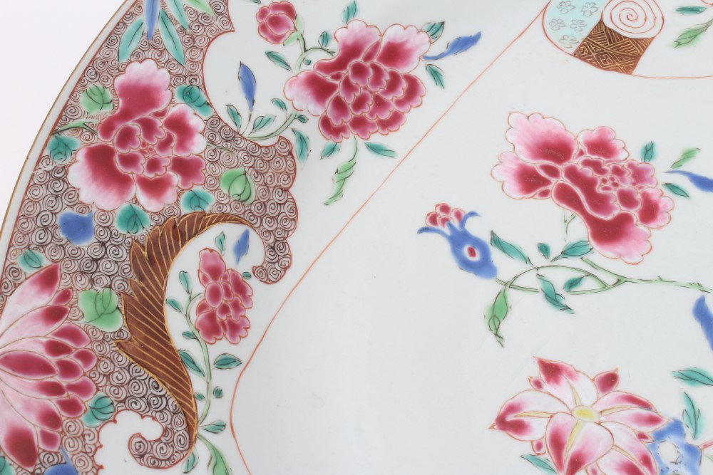 Fine pair mid-18th century Chinese export famille rose chargers painted in bold enamels with - Image 8 of 15