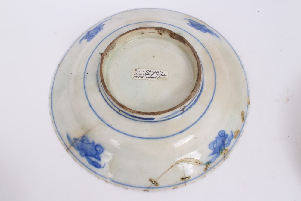 16th century Chinese blue and white Kraak porcelain dish with bird and floral decoration, 20. - Image 7 of 12