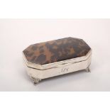 George V silver and tortoiseshell trinket / jewellery box of octagonal form,