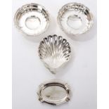 Pair of 1930s silver bonbon dishes with reeded borders,