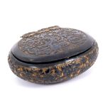 Fine late 17th / early 18th century Japanese 'Sawasa' ware oval tobacco box with 'Tonkinese'