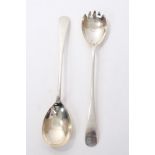 Pair of 1930s silver Old English pattern salad servers (Sheffield 1933), maker - Richard Richardson.