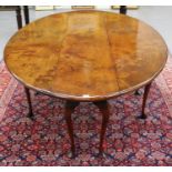 Good quality 18th century-style elm wakes table by Stuart Linford,