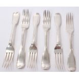 Group of three Victorian silver fiddle and thread pattern dinner forks (London 1842),