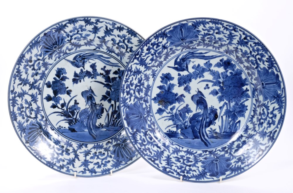 Fine pair late 17th century Japanese Arita blue and white chargers with Chinese-style painted
