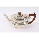 1920s silver teapot of oval form (Birmingham 1927) all at 18ozs