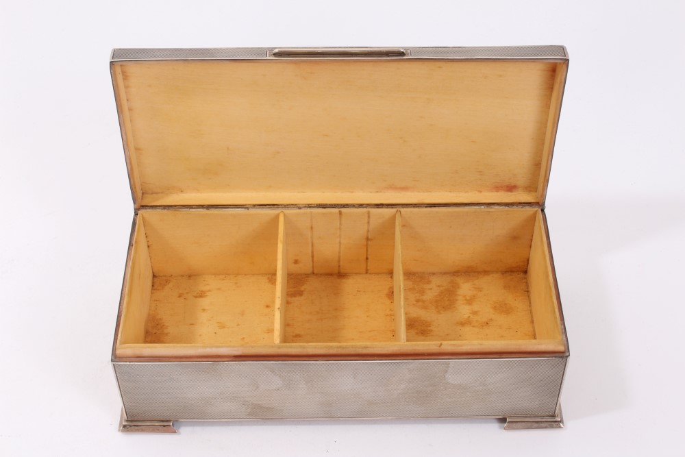Art Deco engine-tooled silver cigarette box (R.C. - Image 2 of 3