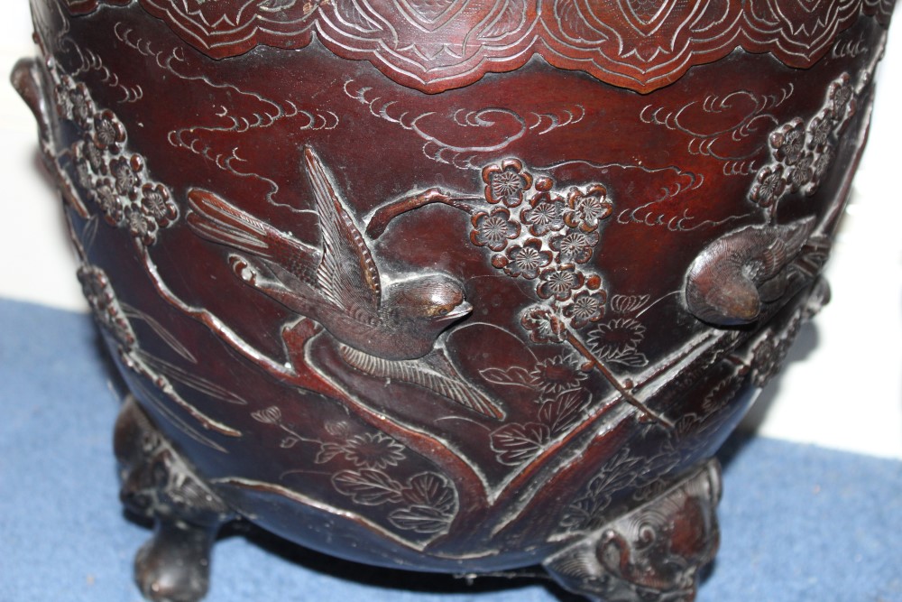 Pair of early twentieth century Japanese bronze jardinières decorated in high relief with birds in - Image 3 of 3