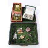 Good group of antique jewellery to include Georgian flower head brooch with foil-backed pink stones