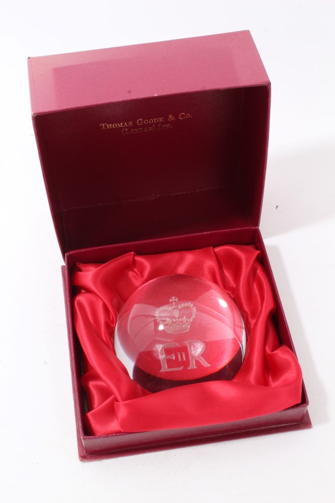 HM Queen Elizabeth II - Royal Presentation paperweight, retailed by Thomas Goode & Co.