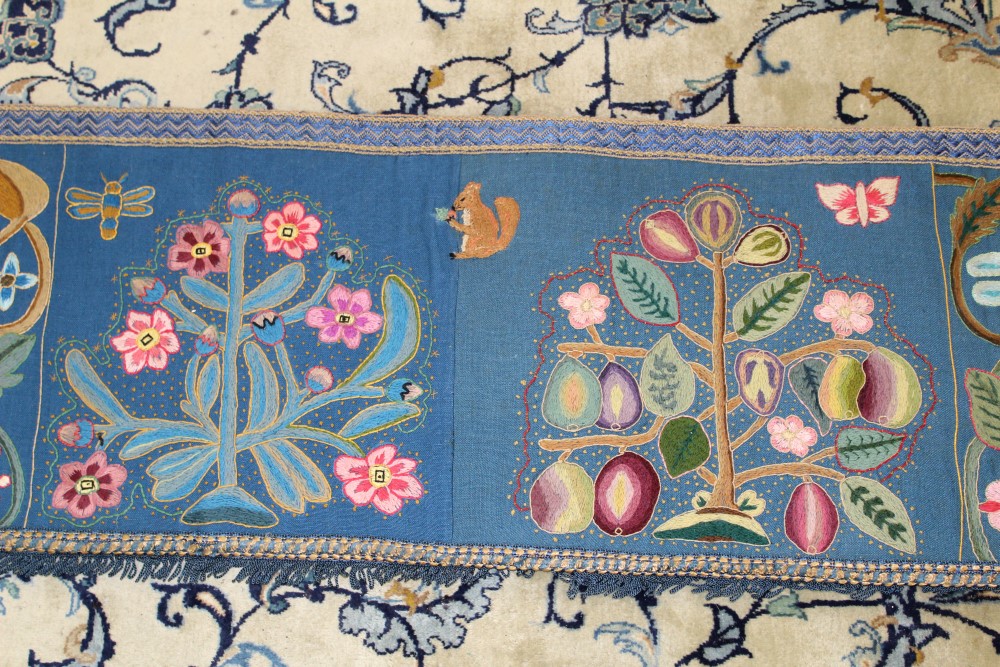 Fine 1930s embroidered crewel work banner embroidered by Fenella Bowes-Lyon in the 17th - Image 7 of 13