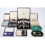 Selection of cased silver flatware - including six pastry forks (Birmingham 1931),