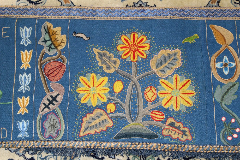 Fine 1930s embroidered crewel work banner embroidered by Fenella Bowes-Lyon in the 17th - Image 8 of 13