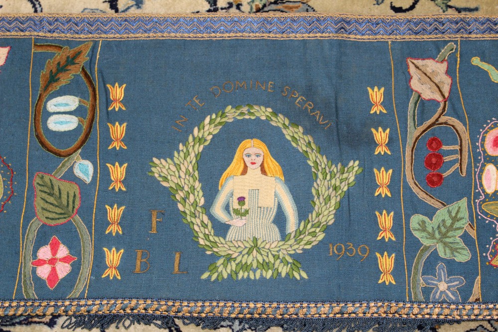 Fine 1930s embroidered crewel work banner embroidered by Fenella Bowes-Lyon in the 17th - Image 6 of 13