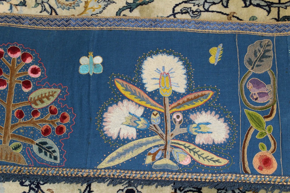 Fine 1930s embroidered crewel work banner embroidered by Fenella Bowes-Lyon in the 17th - Image 10 of 13