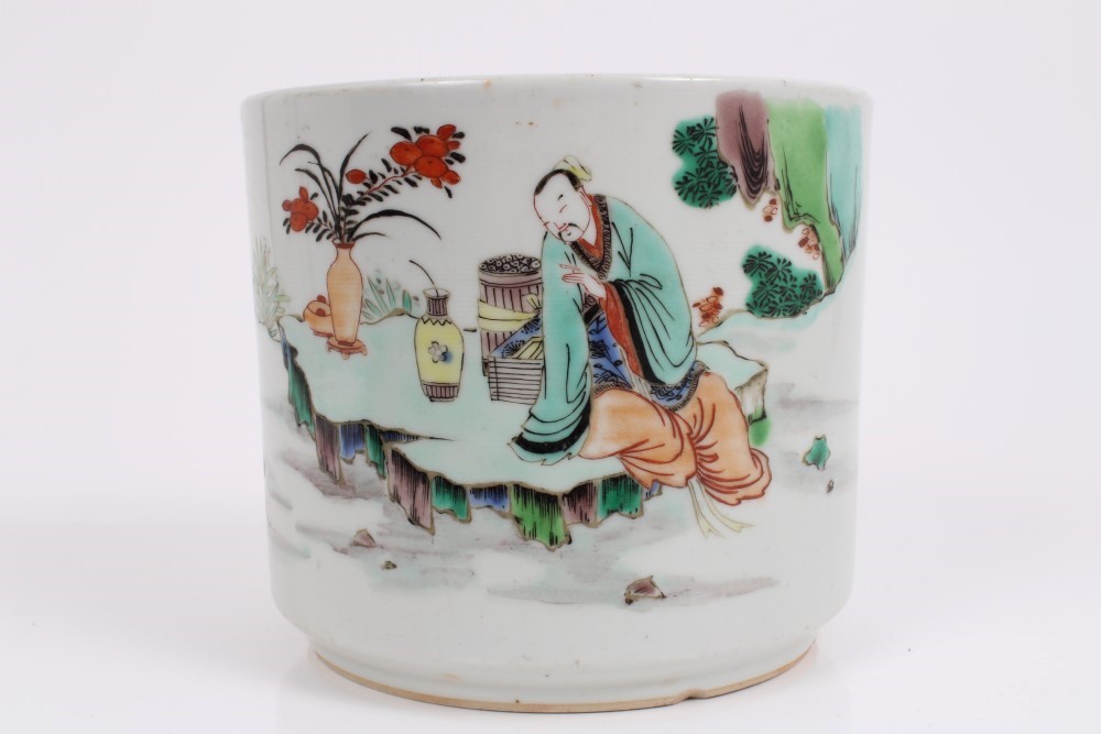 19th / 20th century Chinese famille verte cylindrical brush pot with painted figure decoration in