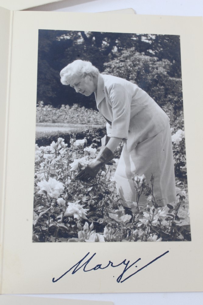 HM Queen Elizabeth The Queen Mother - handwritten Christmas gift card on Clarence House headed - Image 6 of 6