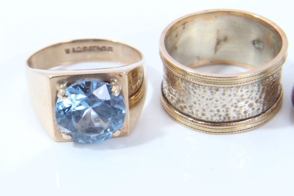 18ct gold wedding ring, 9ct gold blue stone ring, - Image 2 of 3