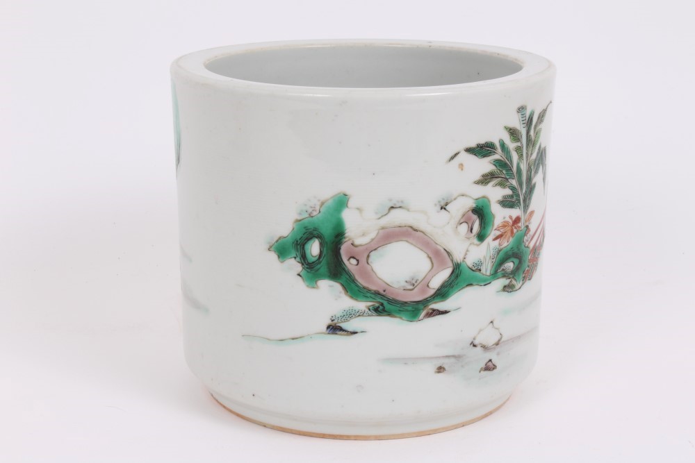 19th / 20th century Chinese famille verte cylindrical brush pot with painted figure decoration in - Image 2 of 7